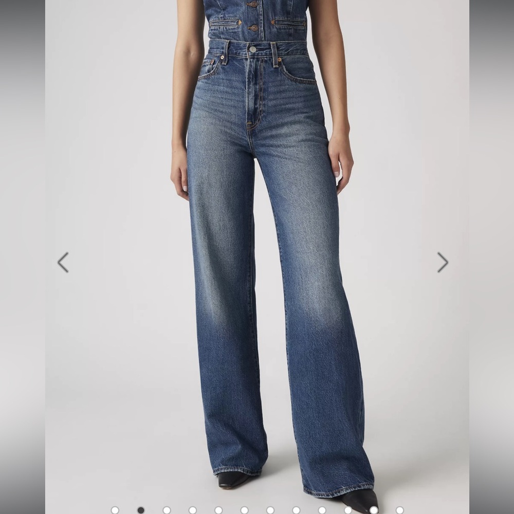Levi’s Ribcage wide leg jeans 27x32
